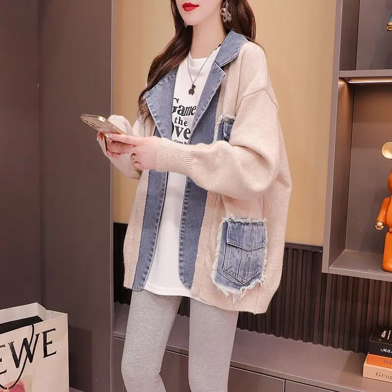 2025 женский джинсовый вязаный кардиган, пальто, свободная верхняя одежда, повседневные топы с отложным воротником, женские свитера, куртки, осень-зима
2025 женский джинсовый вязаный кардиган, пальто, свободная верхняя одежда, повседневные топы с отложным воротником, женские свитера, куртки, осень-зима