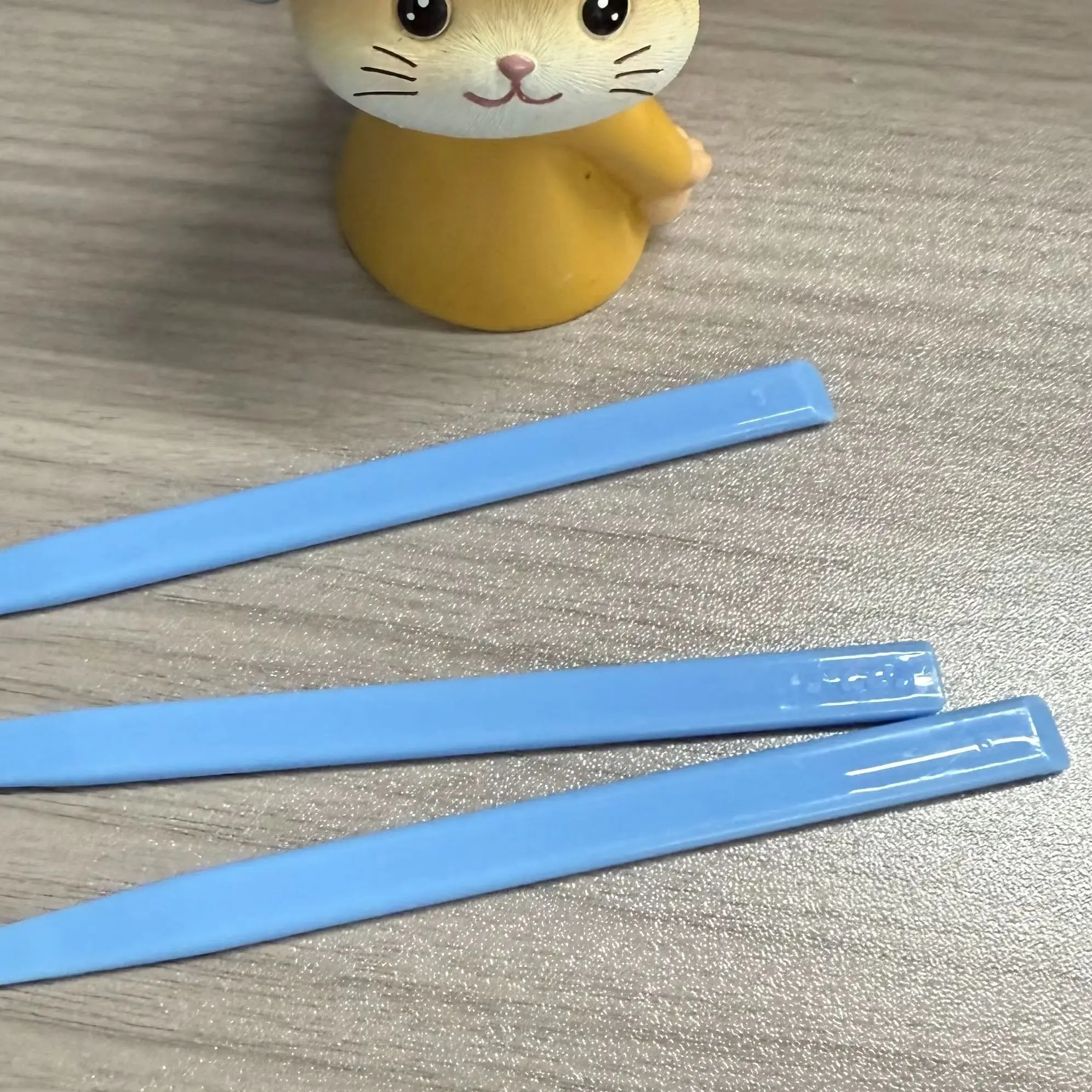 10pcs Dental Mixing Spatula Disposable Plastic Cement Powder Plaster Knife for Dental Lab Impression Material
10pcs Dental Mixing Spatula Disposable Plastic Cement Powder Plaster Knife for Dental Lab Impression Material