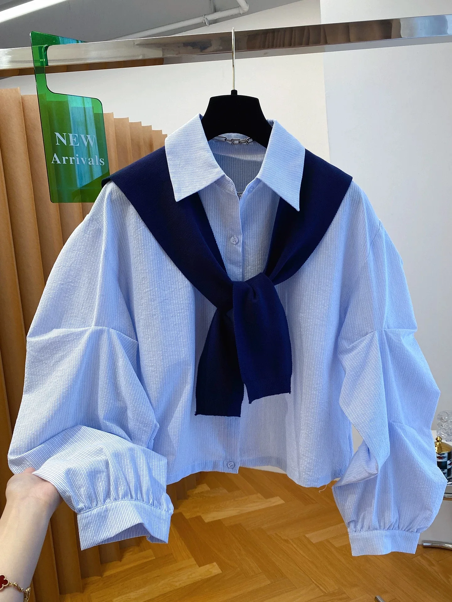 Blue Striped Cotton Linen Knitted Shawl Loose Bubble Sleeve Women's Shirt Two-Piece Set Comfortable Breathable Korean Style
Blue Striped Cotton Linen Knitted Shawl Loose Bubble Sleeve Women's Shirt Two-Piece Set Comfortable Breathable Korean Style