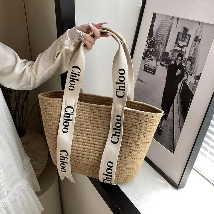 Дизайнерская повседневная плетеная сумка из ротанга, большая вместительная тканая женская летняя пляжная соломенная сумка, женская дорожная большая корзина 
Дизайнерская повседневная плетеная сумка из ротанга, большая вместительная тканая женская летняя пляжная соломенная сумка, женская дорожная большая корзина