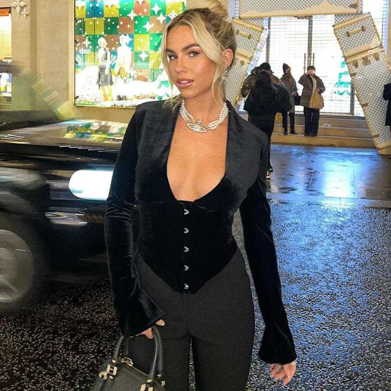 Новая весенняя однотонная сексуальная блузка с глубоким V-образным вырезом, однобортная, с бархатными рукавами-трубами и замшевым верхом на талии
Новая весенняя однотонная сексуальная блузка с глубоким V-образным вырезом, однобортная, с бархатными рукавами-трубами и замшевым верхом на талии