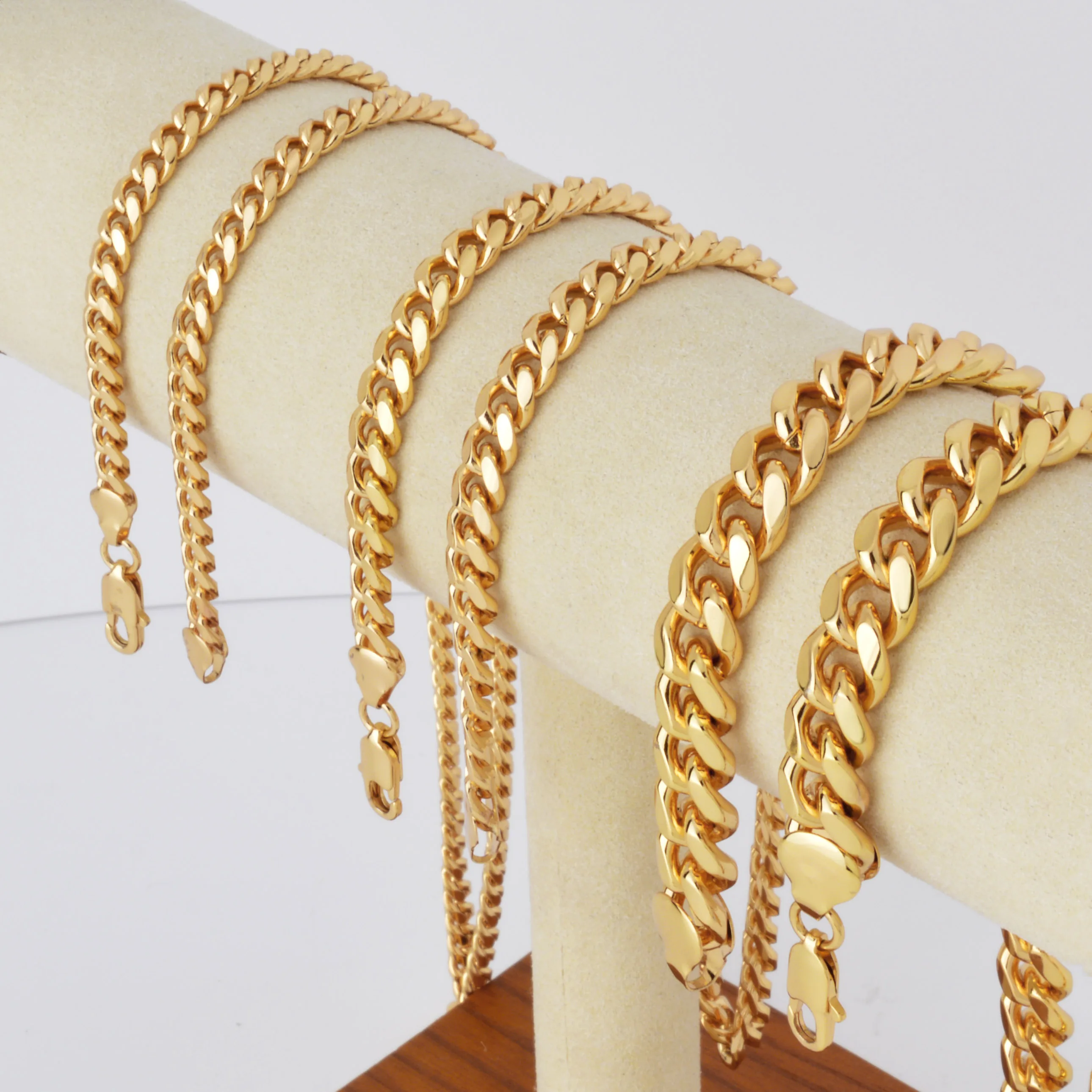 CHARMOMENT Jewelry 2023 New Fashion Gold Color copper Chain Necklace For Women Hip Hop Male Choker Colar Jewelry Accessories
CHARMOMENT Jewelry 2023 New Fashion Gold Color copper Chain Necklace For Women Hip Hop Male Choker Colar Jewelry Accessories