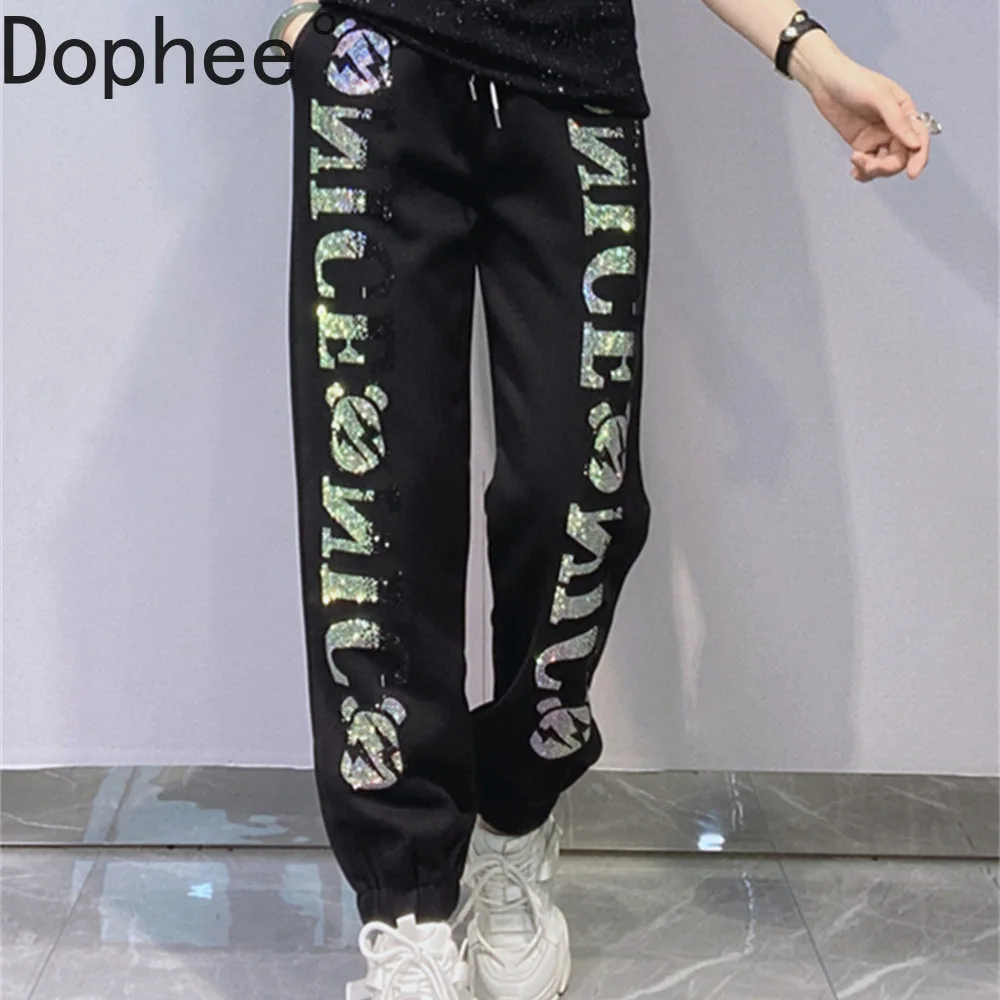Streetwear Handsome Female Long Trousers 2025 New Autumn Cute Bears Hot Drilling Drawstring High Waist Outdoor Harem Pants
Streetwear Handsome Female Long Trousers 2025 New Autumn Cute Bears Hot Drilling Drawstring High Waist Outdoor Harem Pants