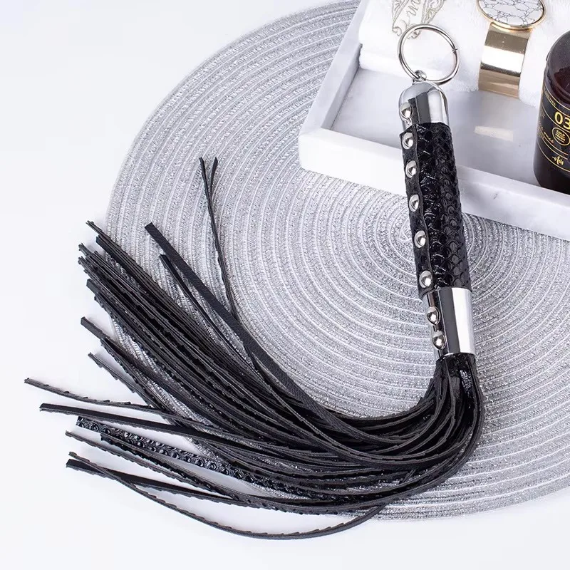 44CM PU Leather Horse Whip,Handmade Suede Flogger Bull Whip Cowhide Horse Riding Whip
44CM PU Leather Horse Whip,Handmade Suede Flogger Bull Whip Cowhide Horse Riding Whip