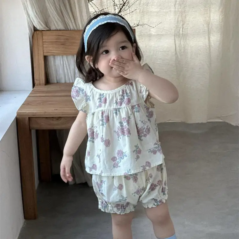 2025 Summer New Baby Sleeveless Clothes Set Sweet Flower Infant Girl Cute Lace Tops + Shorts 2pcs Suit Cotton Toddler Outfits
2025 Summer New Baby Sleeveless Clothes Set Sweet Flower Infant Girl Cute Lace Tops + Shorts 2pcs Suit Cotton Toddler Outfits