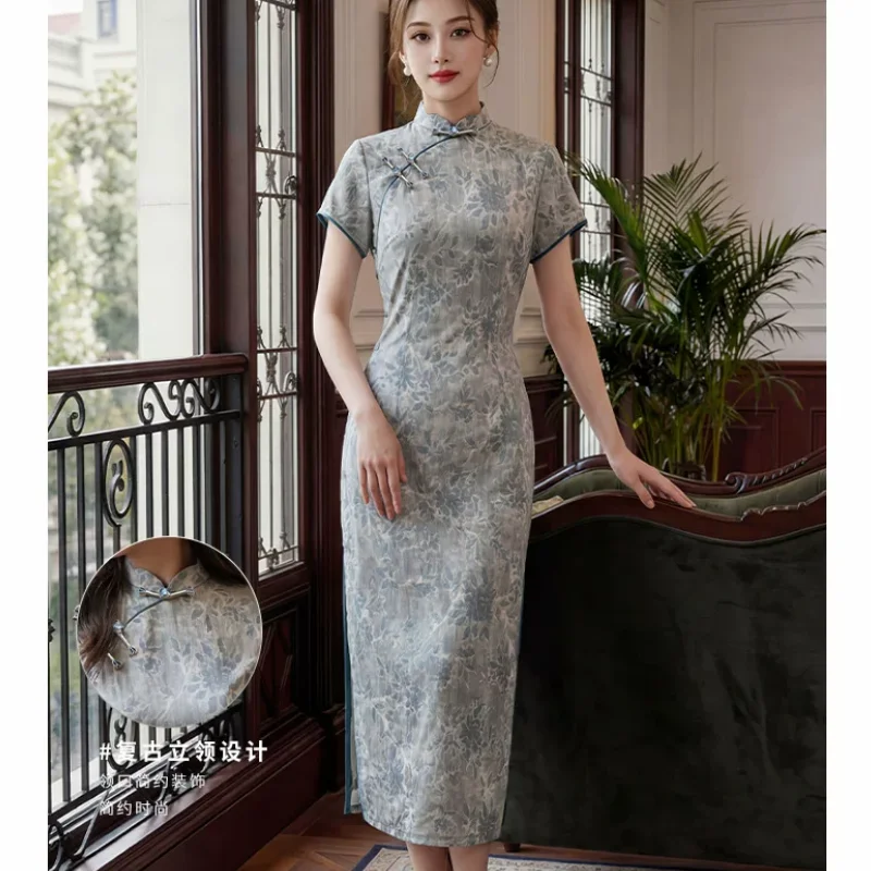 Summer Blue Flower Improved Jacquard Long Qipao Women's Short sleeved Skirt
Summer Blue Flower Improved Jacquard Long Qipao Women's Short sleeved Skirt