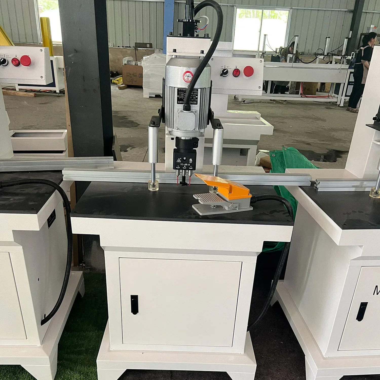MZ73031A Single Head Hinge Punch Drill New Condition Horizontal Hinged Drill for Home Use with Motor Core Component
MZ73031A Single Head Hinge Punch Drill New Condition Horizontal Hinged Drill for Home Use with Motor Core Component