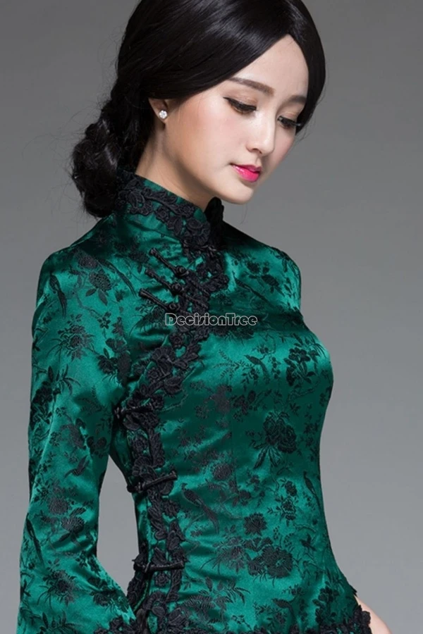 2025 китайский ретро стиль женский улучшенный воротник-стойка с длинным рукавом утягивающий топ Cheongsam ретро элегантный повседневный костюм Тан блузка
2025 китайский ретро стиль женский улучшенный воротник-стойка с длинным рукавом утягивающий топ Cheongsam ретро элегантный повседневный костюм Тан блузка