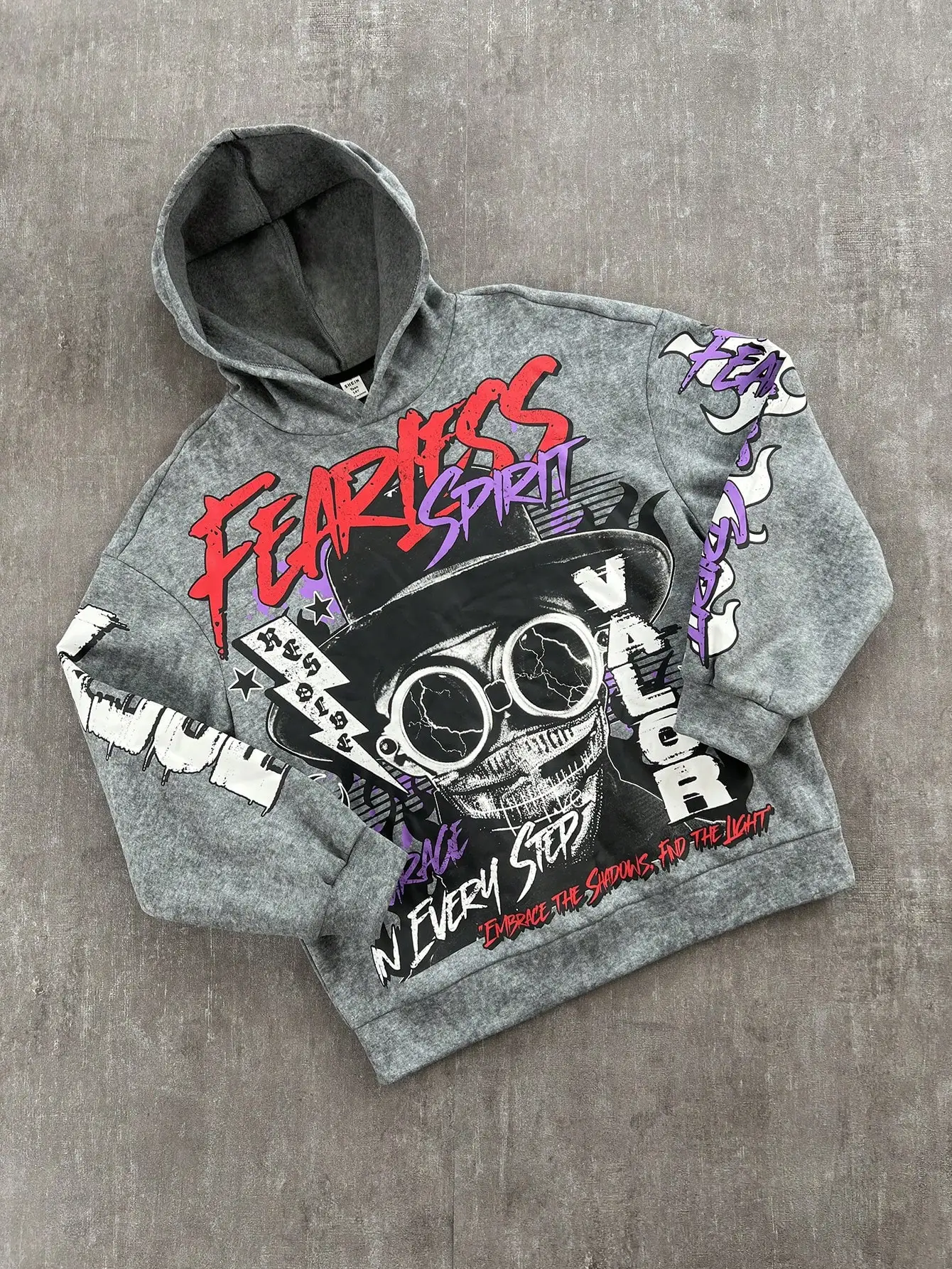 Серый худи свободного кроя с эффектом кислотной стирки и графическим принтом в виде черепа для детей
Серый худи свободного кроя с эффектом кислотной стирки и графическим принтом в виде черепа для детей