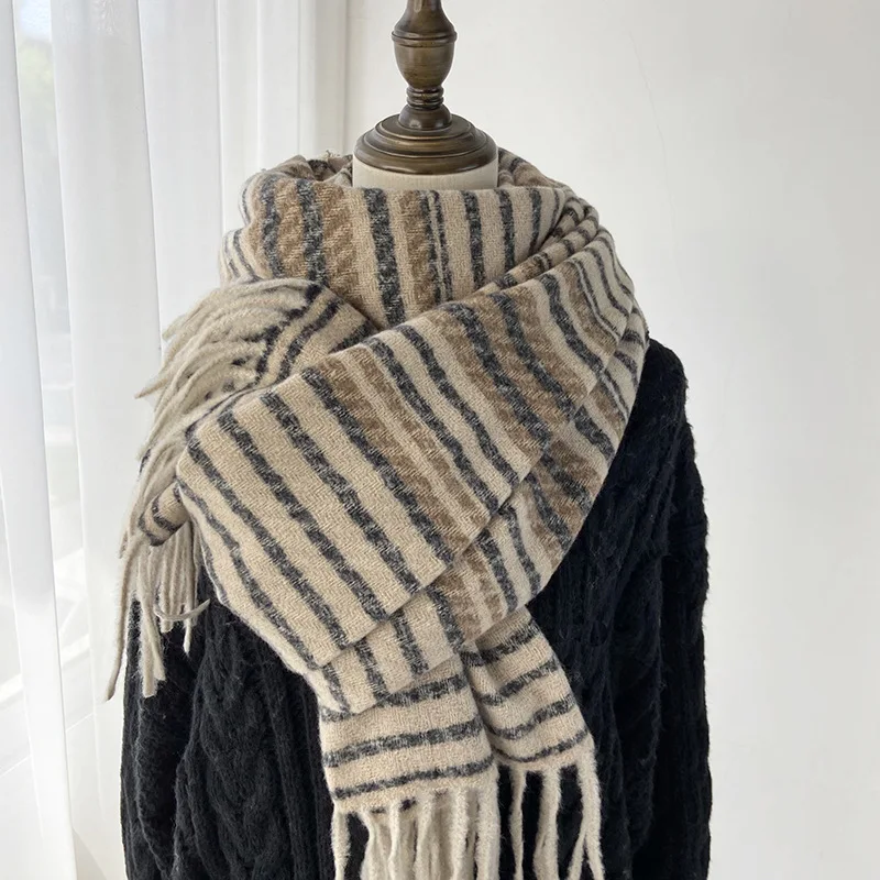 Шарф женский 180*60 см, осенне-зимний, новый, универсальный, теплый, с бахромой, утолщенный, имитация кашемира, для студентов
Шарф женский 180*60 см, осенне-зимний, новый, универсальный, теплый, с бахромой, утолщенный, имитация кашемира, для студентов