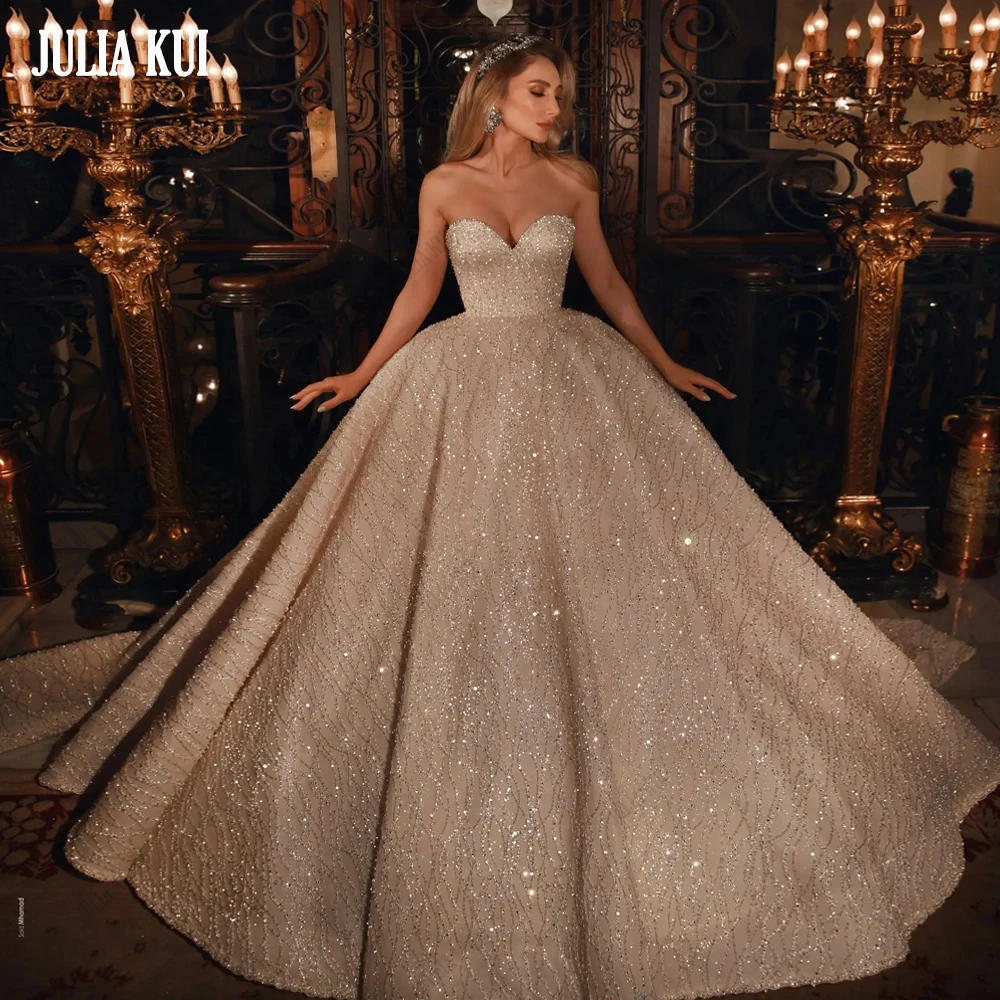 Julia Kui Beading Embroidery Lace Ball Gown Princess Wedding Dresses Sweetheart Sleeveless Off Shoulder Bridal Skirts
Julia Kui Beading Embroidery Lace Ball Gown Princess Wedding Dresses Sweetheart Sleeveless Off Shoulder Bridal Skirts
