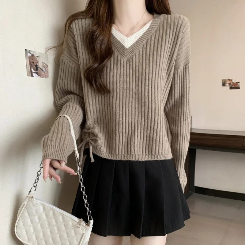 Drawstring Fake Two Short Sweaters for Women 2024 New Minimalist Style Outdoor Wear Autumn/winter V-neck Knitted Base Sweater
Drawstring Fake Two Short Sweaters for Women 2024 New Minimalist Style Outdoor Wear Autumn/winter V-neck Knitted Base Sweater