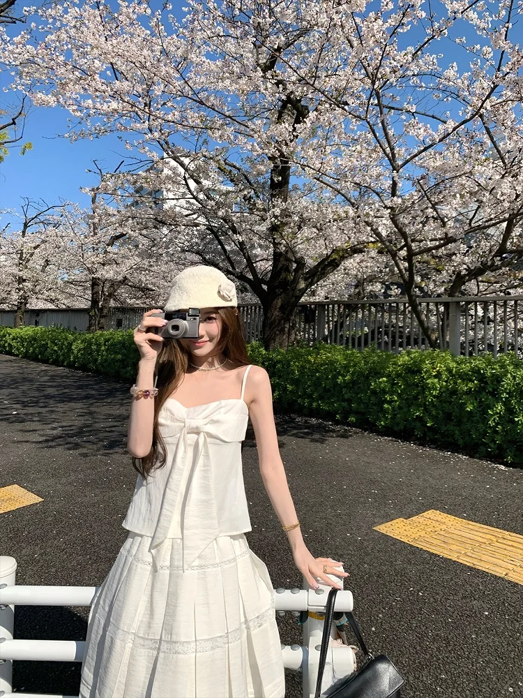 Летний кружевной комплект из юбки и топа для женщин, модный студенческий или офисный костюм-двойка на весну-осень
Летний кружевной комплект из юбки и топа для женщин, модный студенческий или офисный костюм-двойка на весну-осень