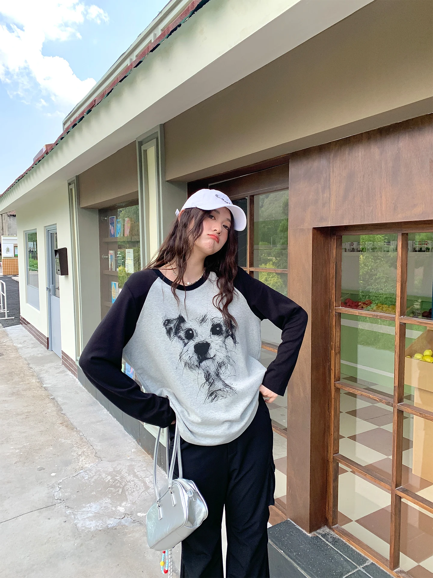 Женская футболка с эффектом похудения в американском ретро-стиле, с цветным принтом собаки, модная, свободного кроя, из смесового хлопка, с коротким рукавом.
Женская футболка с эффектом похудения в американском ретро-стиле, с цветным принтом собаки, модная, свободного кроя, из смесового хлопка, с коротким рукавом.