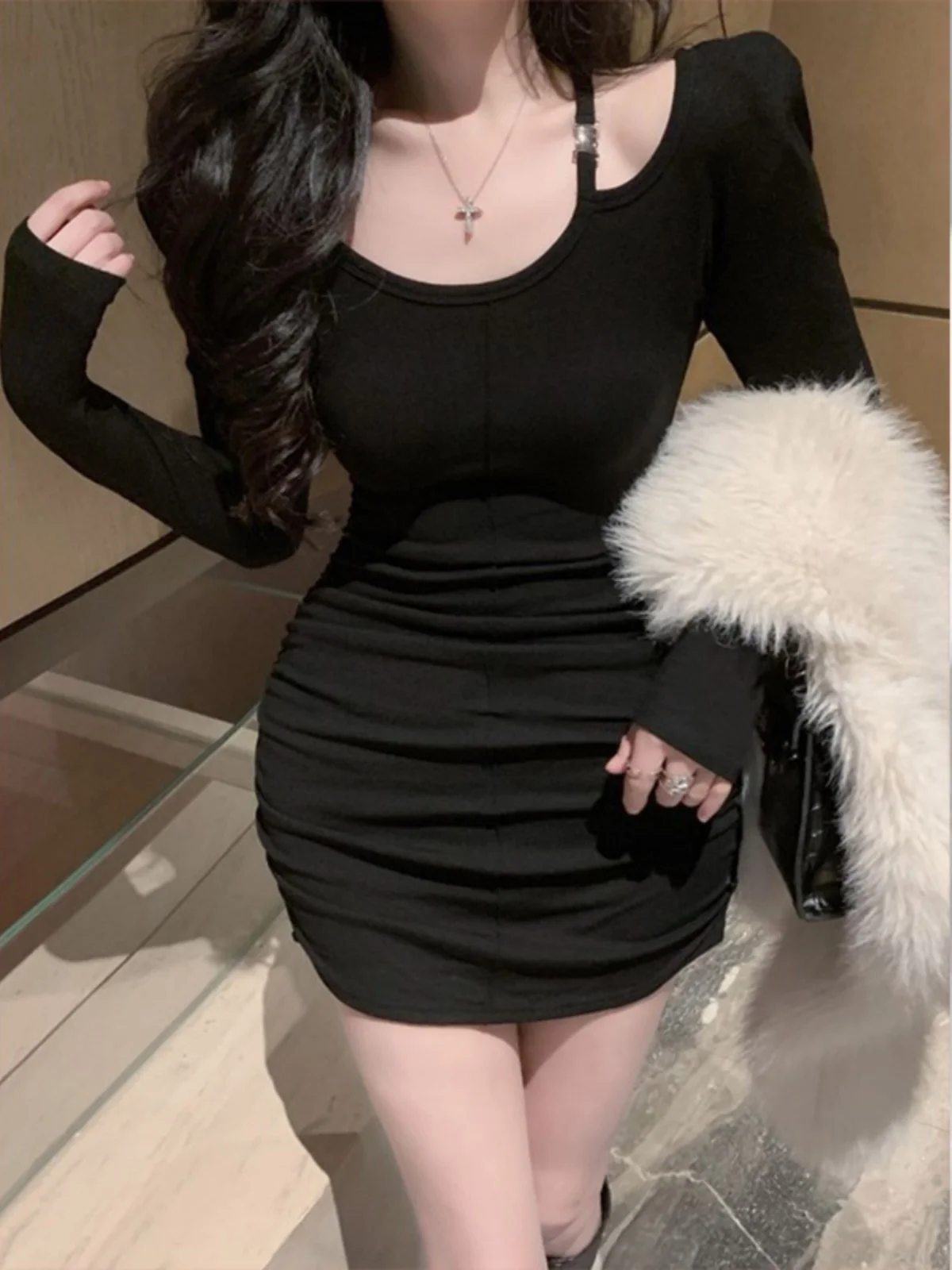 Pure Desire Sexy Women's Bodycon Skirt Early Spring New Sweet Waist Cinching Personality Pleated Inner Dress Long Sleeve mid ...
Pure Desire Sexy Women's Bodycon Skirt Early Spring New Sweet Waist Cinching Personality Pleated Inner Dress Long Sleeve mid ...