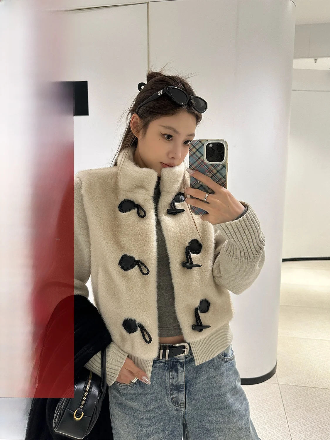 D YANGJUN Winter ort Lamb Fur Jaet 2025 New Sle Casual Long Sve Stand Collar Plu Splicing Outerwear for Young Women
D YANGJUN Winter ort Lamb Fur Jaet 2025 New Sle Casual Long Sve Stand Collar Plu Splicing Outerwear for Young Women
