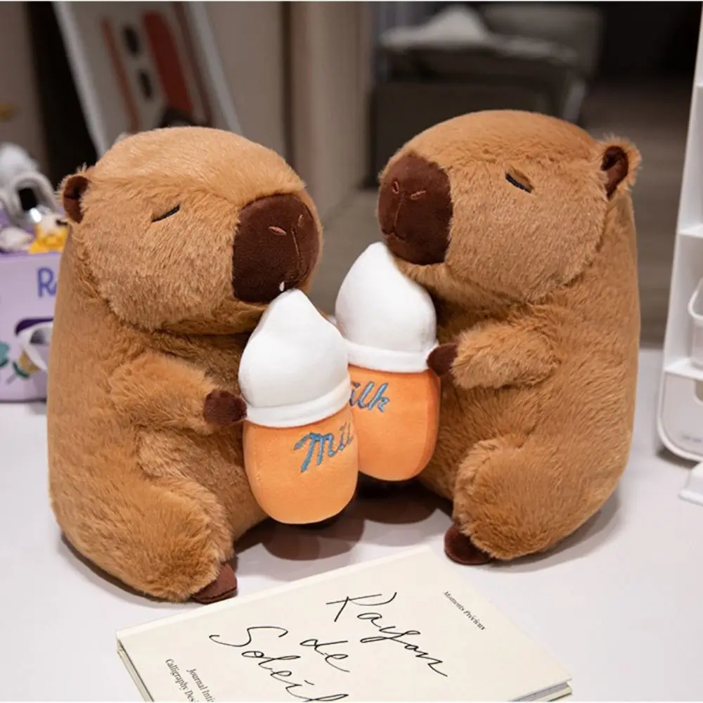 Feeder Capybara Plush Toy Holding Bottle PP Cotton Capibara Anime Fluffty Toy Simulation Fluffy Capybara Plush Doll Home Decor
Feeder Capybara Plush Toy Holding Bottle PP Cotton Capibara Anime Fluffty Toy Simulation Fluffy Capybara Plush Doll Home Decor