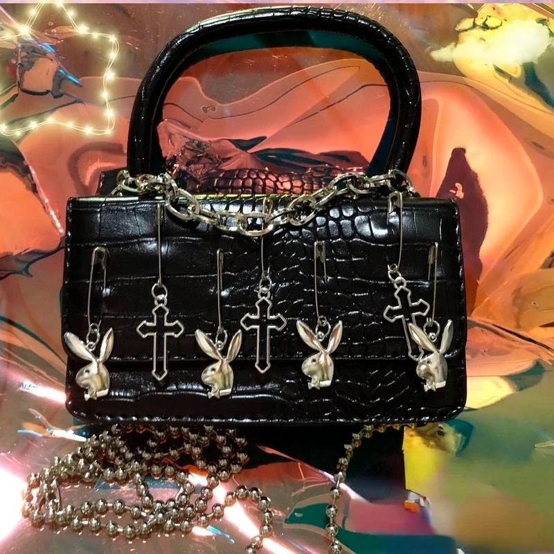 Shoulder Bag Woman Metal Punk Moto Biker Style Female Handbags Cross Paper Clip Rabbit Dark Messenger Bag Purses Harajuku Gothic
Shoulder Bag Woman Metal Punk Moto Biker Style Female Handbags Cross Paper Clip Rabbit Dark Messenger Bag Purses Harajuku Gothic