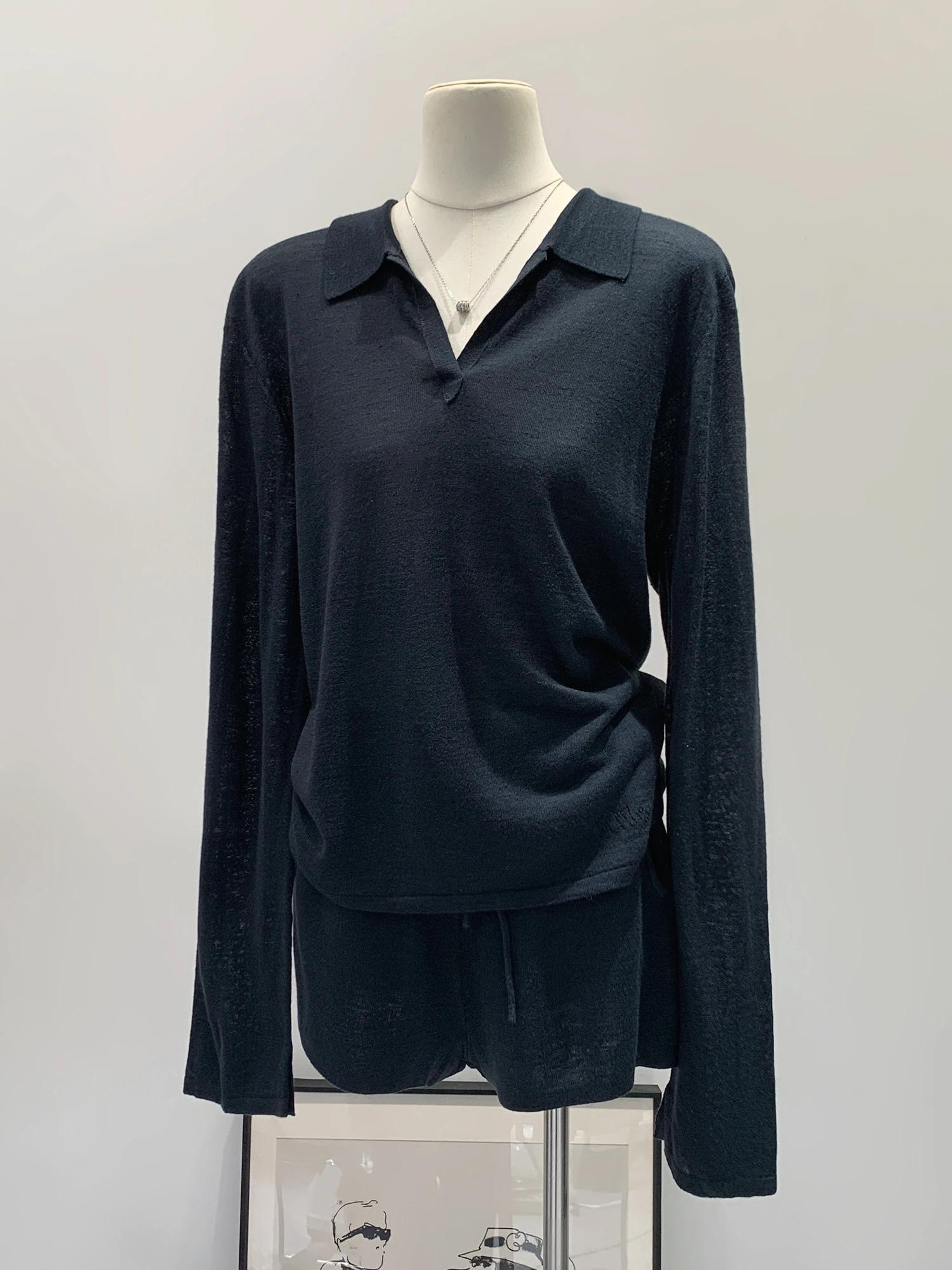 Ladies' Loose Long Sleeve Shirt Navy Blue Turn-down Collar Knittedwear Waist-cinching Drawstring Casual Shorts Set
Ladies' Loose Long Sleeve Shirt Navy Blue Turn-down Collar Knittedwear Waist-cinching Drawstring Casual Shorts Set