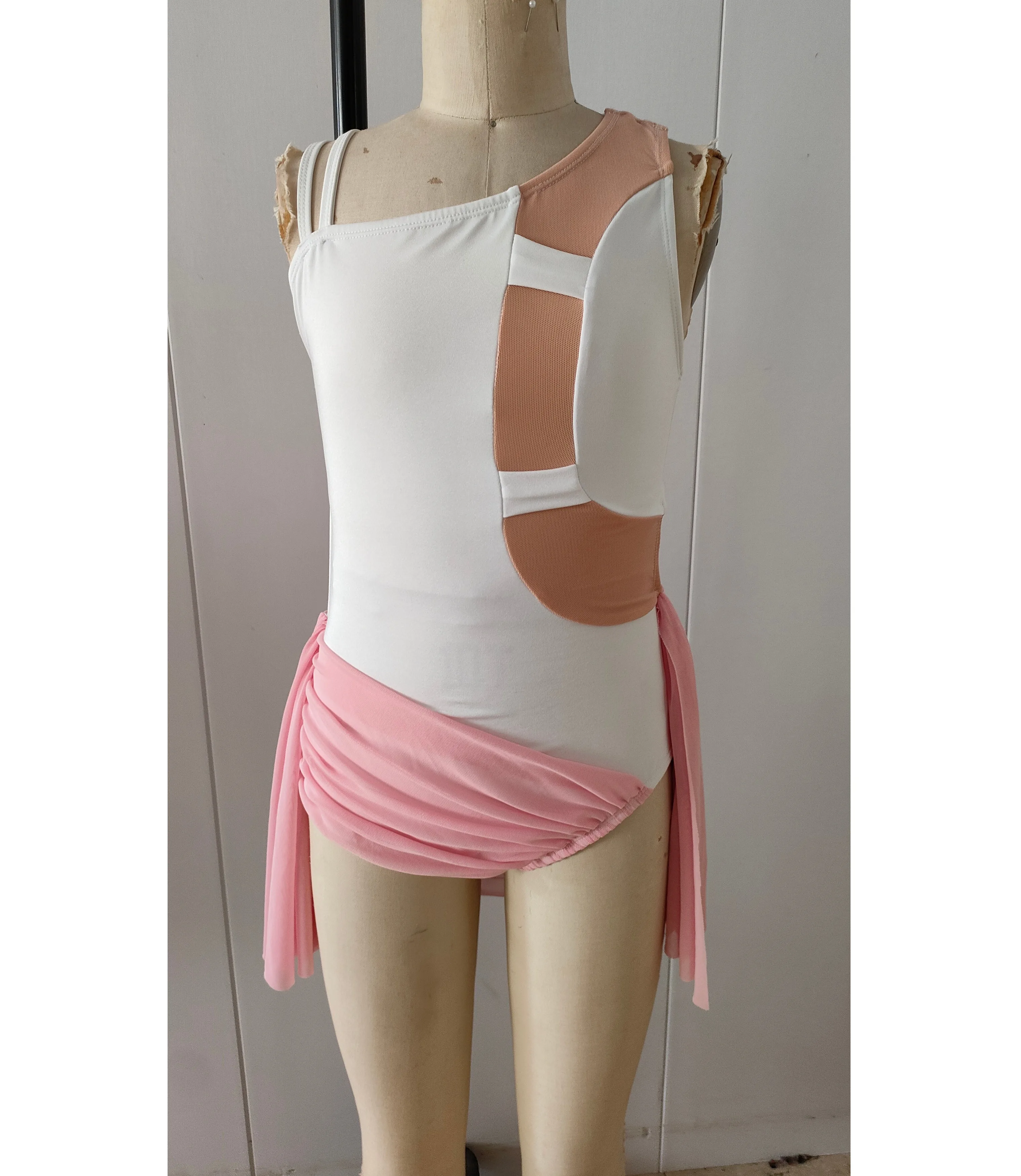 Professional jazz dance costume performance costume Lodysuit Latin costume customization
Professional jazz dance costume performance costume Lodysuit Latin costume customization