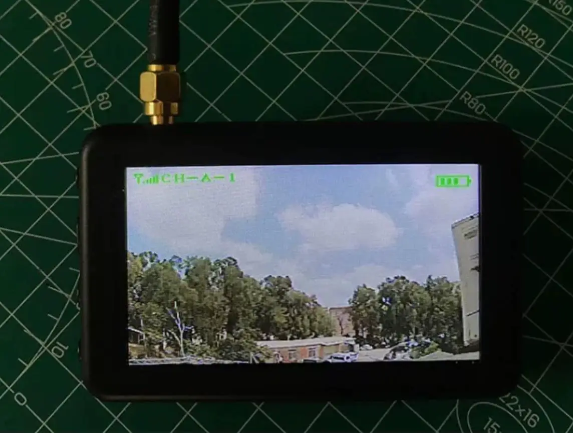 Micro FPV Monitor 5.8G 40CH 3 Inch LCD 480x320 DVR Auto Search Build-in Battery For RC Multicopter FPV Drone Accessories 
Micro FPV Monitor 5.8G 40CH 3 Inch LCD 480x320 DVR Auto Search Build-in Battery For RC Multicopter FPV Drone Accessories