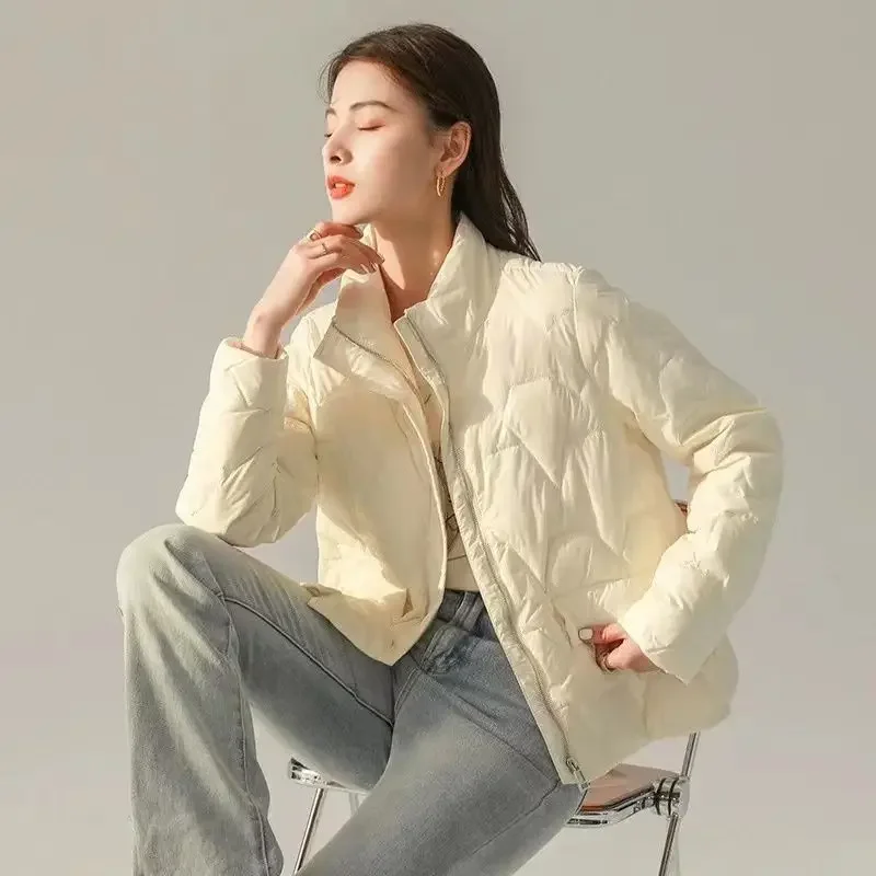 White Duck Down Jacket for Women's 2024 Winter Long Sleeve Standing Neck Thick Coat Solid Color Fashion Unique Warm F312
White Duck Down Jacket for Women's 2024 Winter Long Sleeve Standing Neck Thick Coat Solid Color Fashion Unique Warm F312