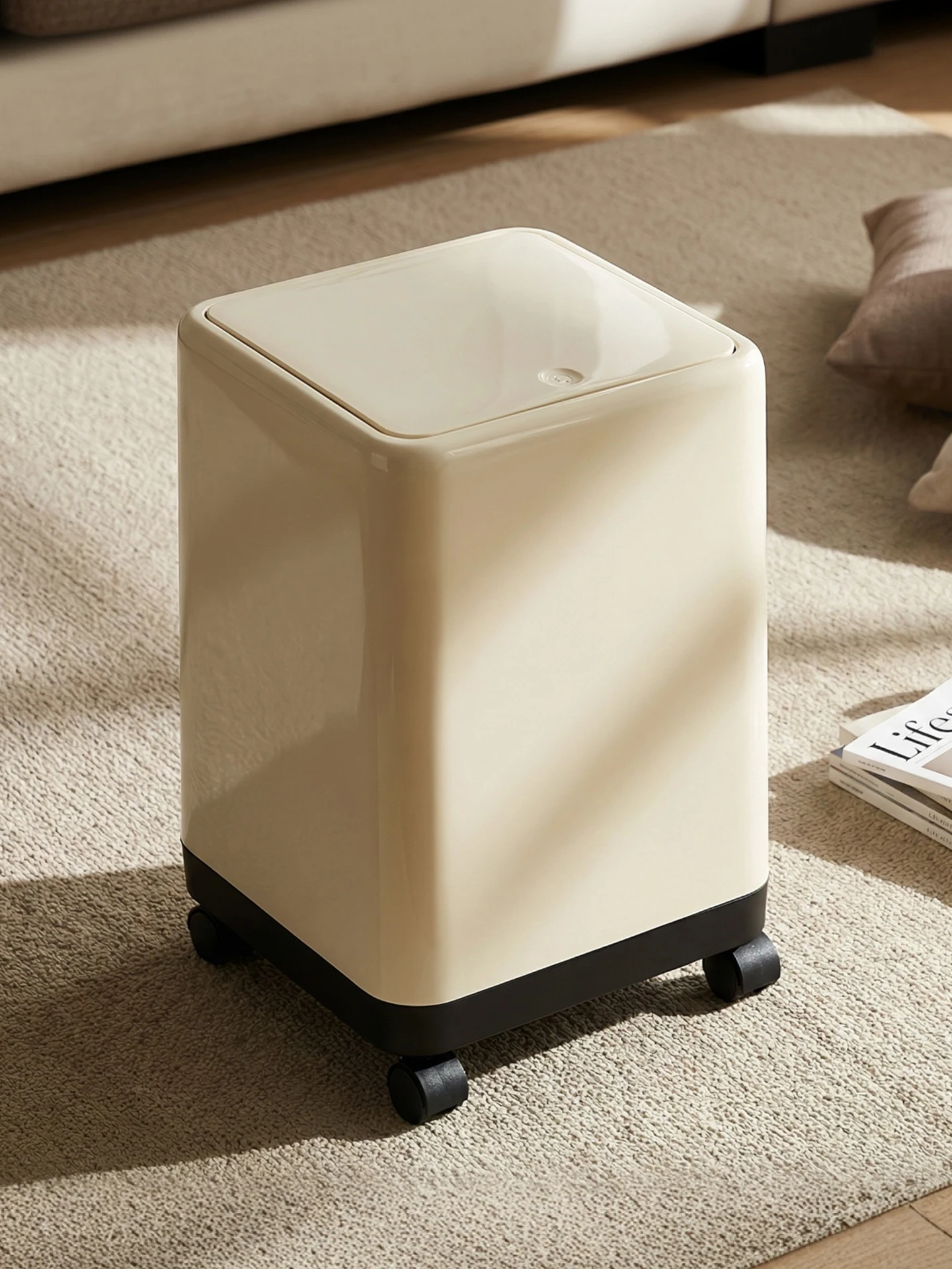 Мусорное ведро большой вместимости с крышкой для гостиной, спальни, кухни, ванной комнаты – высокая эстетика, роскошь, для домашнего использования
Мусорное ведро большой вместимости с крышкой для гостиной, спальни, кухни, ванной комнаты – высокая эстетика, роскошь, для домашнего использования