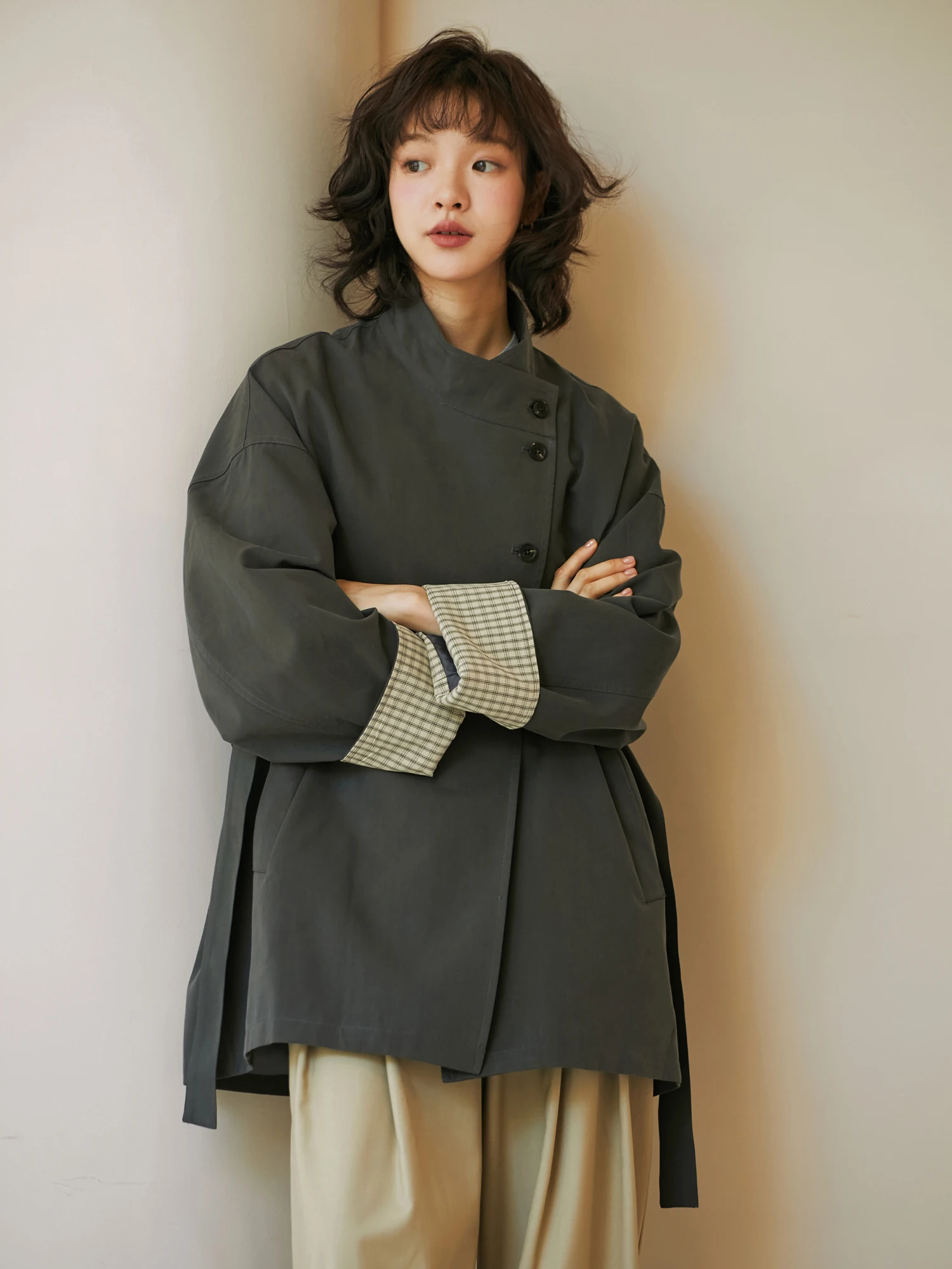 Vimie, осенняя новинка, простая элегантная женская ветровка средней длины, свободная цветная верхняя одежда, длинный воротник-стойка све
Vimie, осенняя новинка, простая элегантная женская ветровка средней длины, свободная цветная верхняя одежда, длинный воротник-стойка све