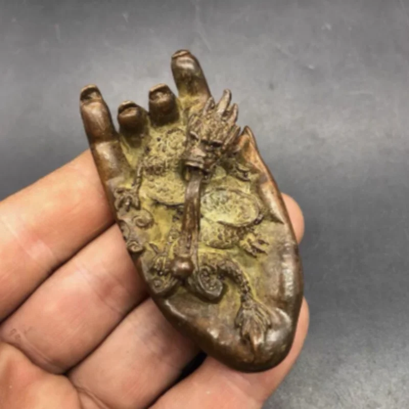 Antique Copper Collection Qing Qianlong Buddha Hand Dragon Statue Ornament Home Desktop Folk Art handicraft
Antique Copper Collection Qing Qianlong Buddha Hand Dragon Statue Ornament Home Desktop Folk Art handicraft