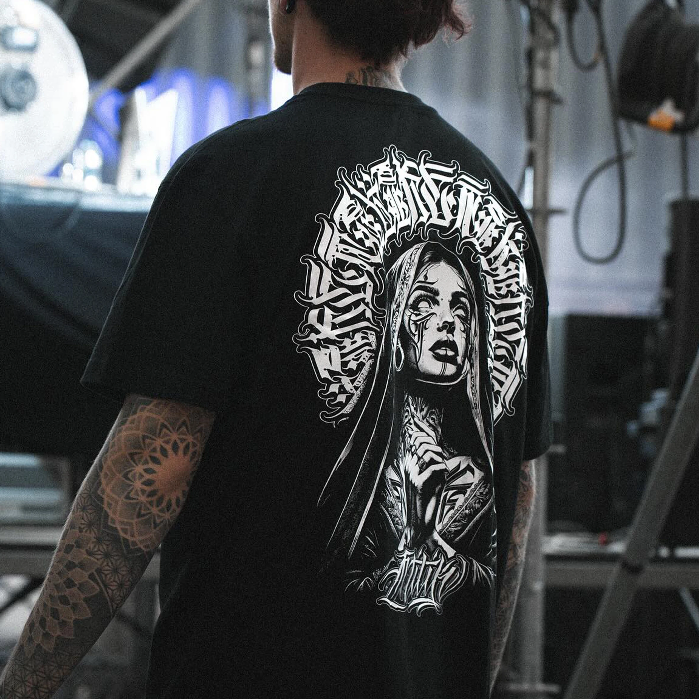 Свободная футболка Chicano Dark Figure West Coast с принтом High Street с коротким рукавом, американский модный бренд из плотного хлопка
Свободная футболка Chicano Dark Figure West Coast с принтом High Street с коротким рукавом, американский модный бренд из плотного хлопка