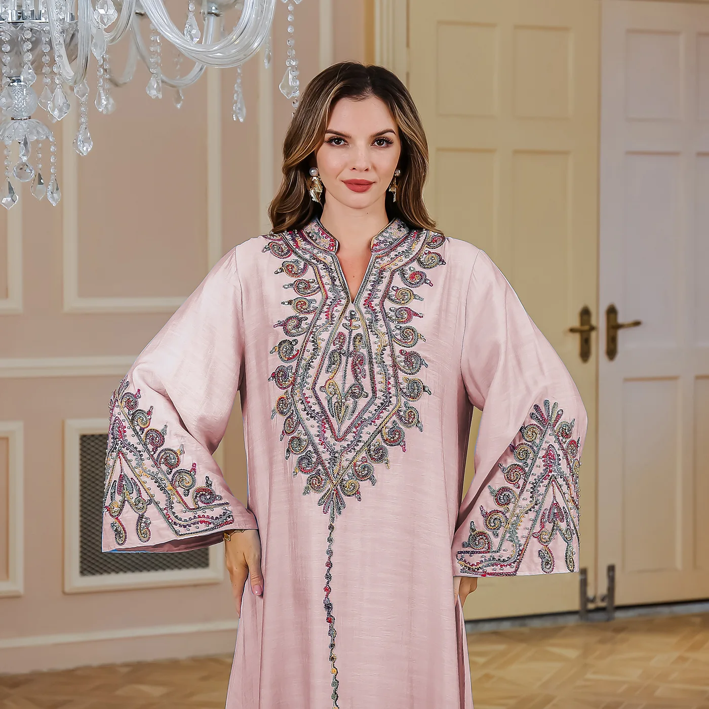 Middle East Saudi Muslim Luxury Rope Embroidered Robe Women's Abaya Women's Big Robe Elegant Dress New
Middle East Saudi Muslim Luxury Rope Embroidered Robe Women's Abaya Women's Big Robe Elegant Dress New