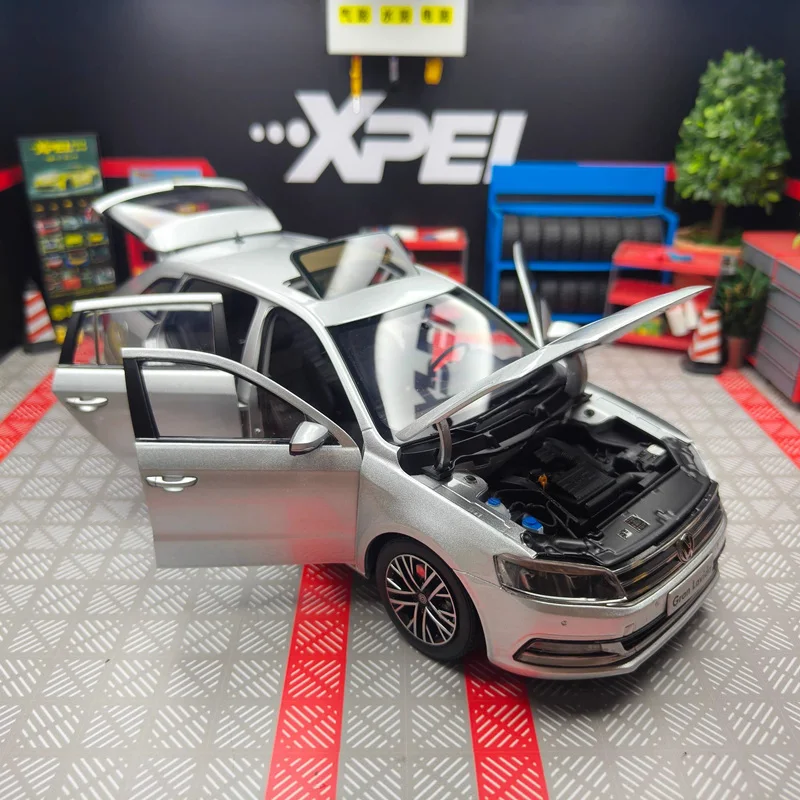 1:18 VW Gran Lavida Alloy Car Model Diecast Metal Hatchback Vehicle Car Model Simulation Collection Children Toy Gift Decoration
1:18 VW Gran Lavida Alloy Car Model Diecast Metal Hatchback Vehicle Car Model Simulation Collection Children Toy Gift Decoration