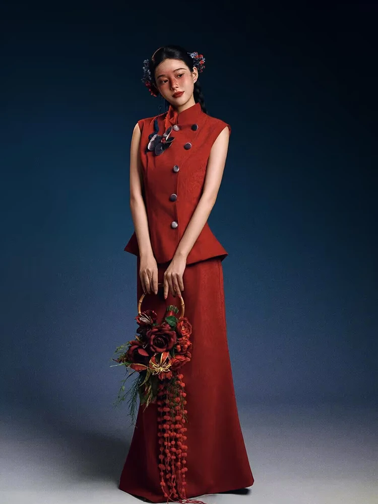 New Chinese Style Portrait Photography Clothing Red Atmosphere Sensation Individual Photography Studio National Trend
New Chinese Style Portrait Photography Clothing Red Atmosphere Sensation Individual Photography Studio National Trend