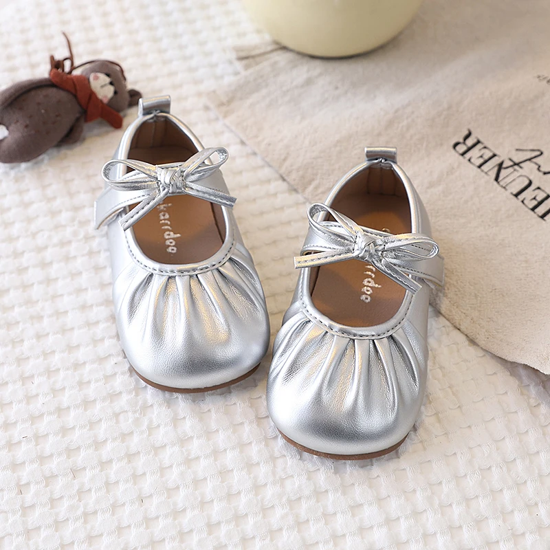 YUYIN 2026 Spring and Autumn New Girls' Casual Flat Shoes Princess Sweet Toddler Children's Shoes Bow Soft Non-Slip Sole
YUYIN 2026 Spring and Autumn New Girls' Casual Flat Shoes Princess Sweet Toddler Children's Shoes Bow Soft Non-Slip Sole