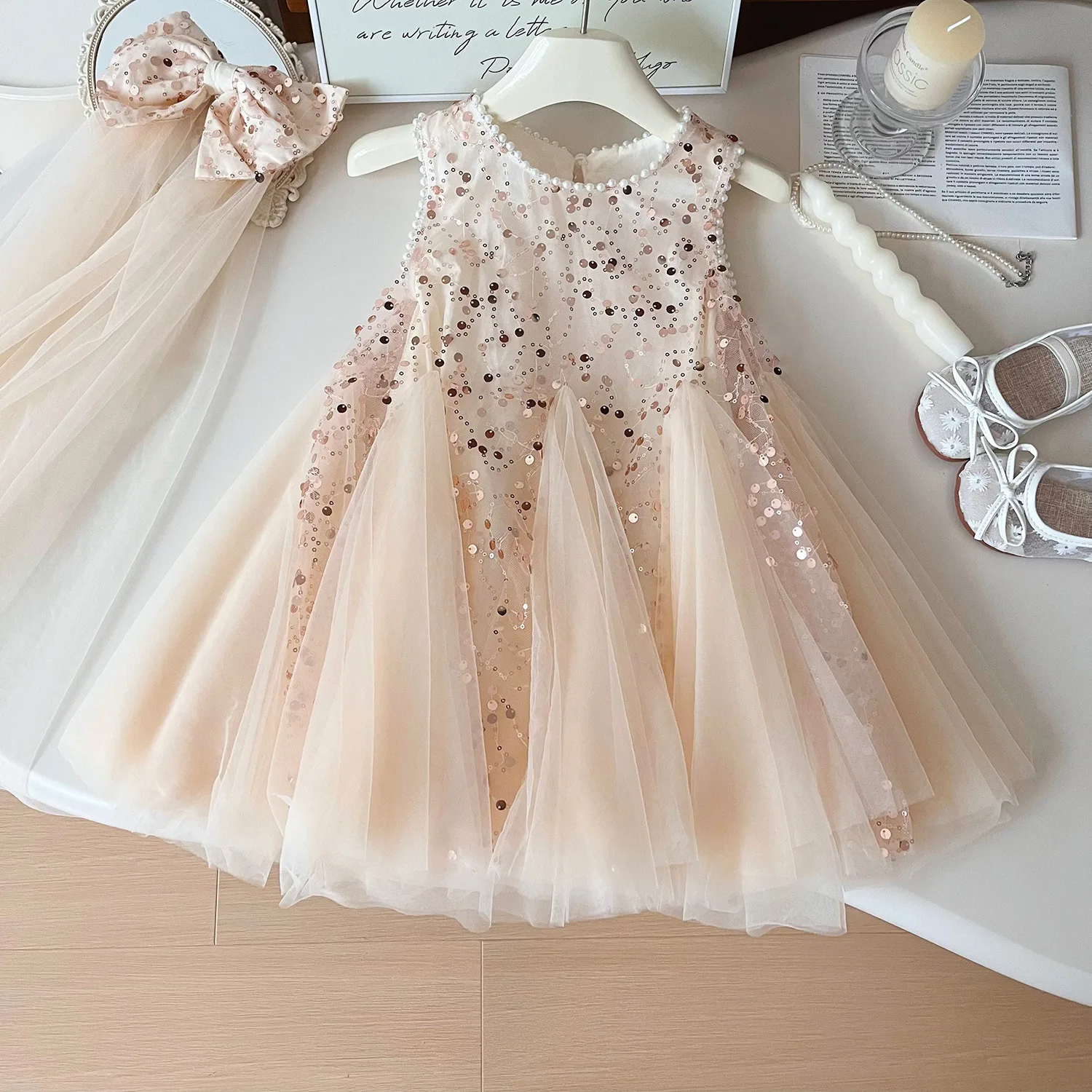 2025 Summer New Beaded Sleeveless Girl's Sparkling Mesh Princess Dress, Comes With Bow Headveil
2025 Summer New Beaded Sleeveless Girl's Sparkling Mesh Princess Dress, Comes With Bow Headveil