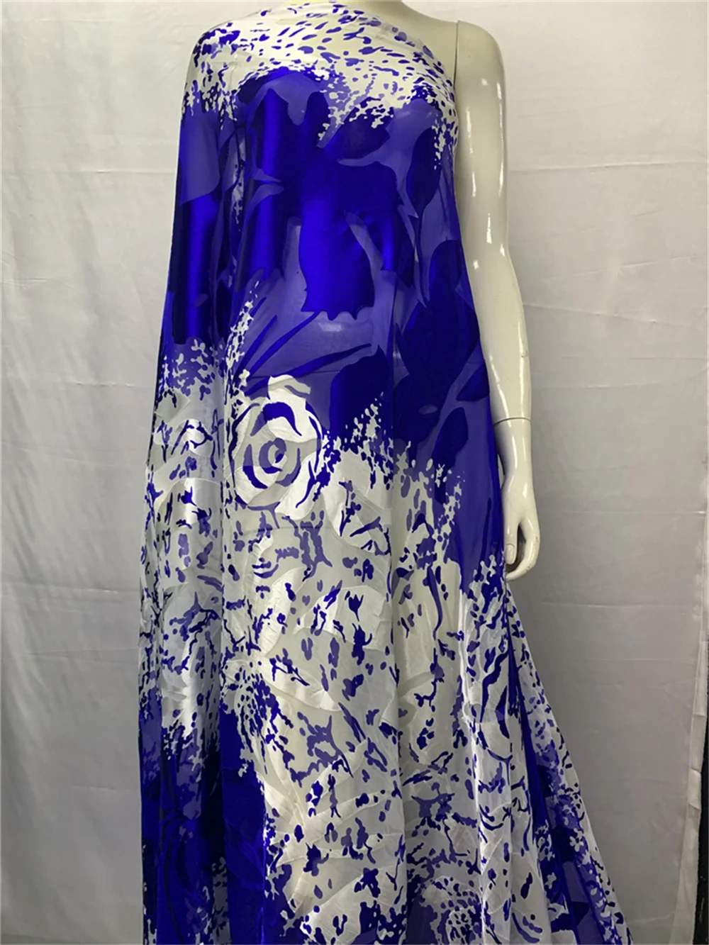 High Quality Tulle Burnout Silk Fabrics for Women African Dirac Tulle Silk Fabric For Dress 5 Yards
High Quality Tulle Burnout Silk Fabrics for Women African Dirac Tulle Silk Fabric For Dress 5 Yards