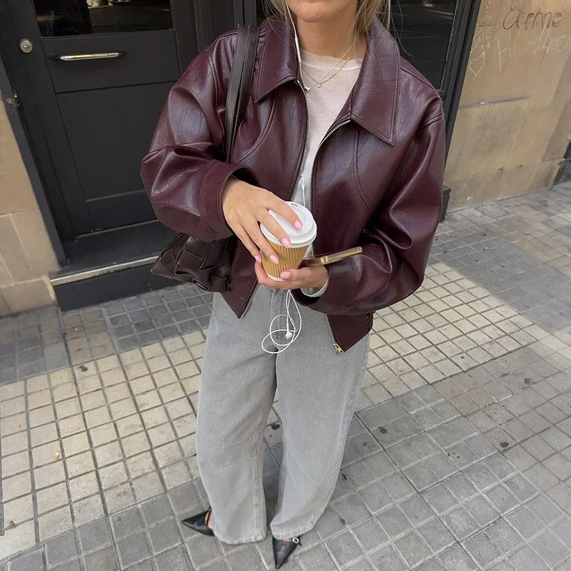 Casual Long Sve PU Leather Jaet Women's Zipper Pure Color Stand Collar Splicing Outerwear Autumn Winter New Sle Faion
Casual Long Sve PU Leather Jaet Women's Zipper Pure Color Stand Collar Splicing Outerwear Autumn Winter New Sle Faion