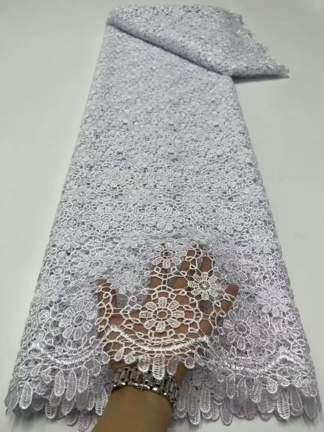 hot sale AFrican white color Embroidery High Quality With Gorgeous Pattern FAbric French Tulle Net Fabric Sewing dress
hot sale AFrican white color Embroidery High Quality With Gorgeous Pattern FAbric French Tulle Net Fabric Sewing dress