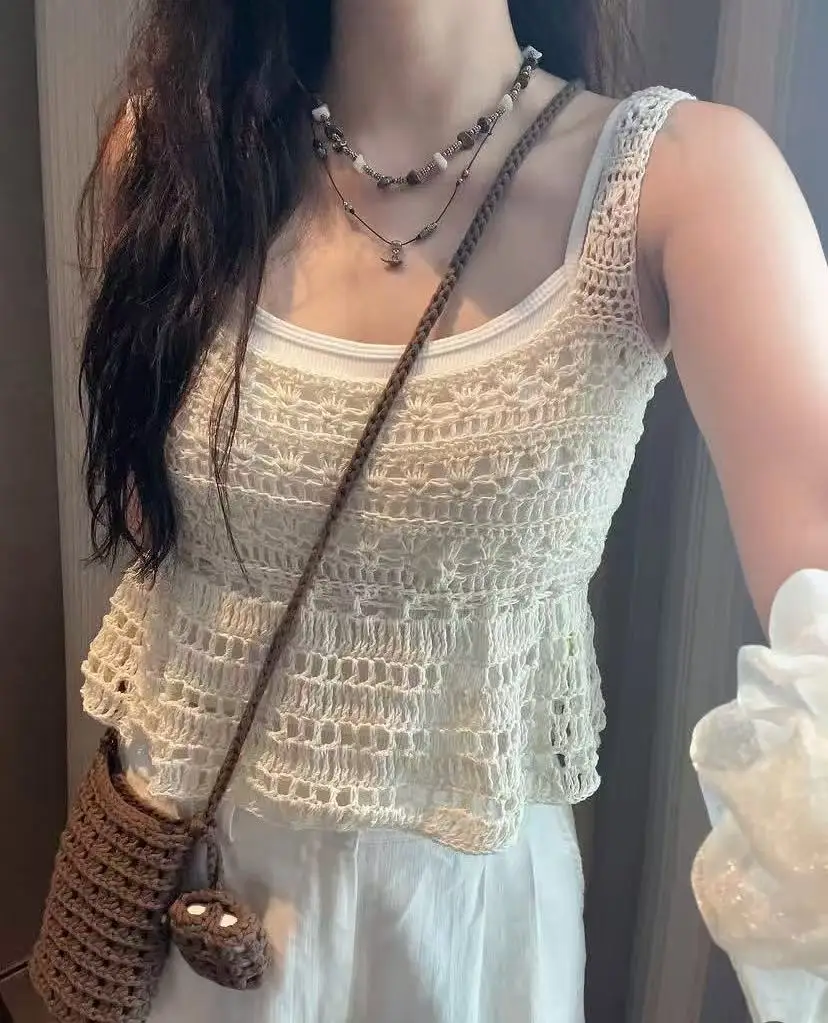 Romantic girlish hollow camisole vest for summer wear, versatile top for both exterior and interior, fashionable and loose fit
Romantic girlish hollow camisole vest for summer wear, versatile top for both exterior and interior, fashionable and loose fit