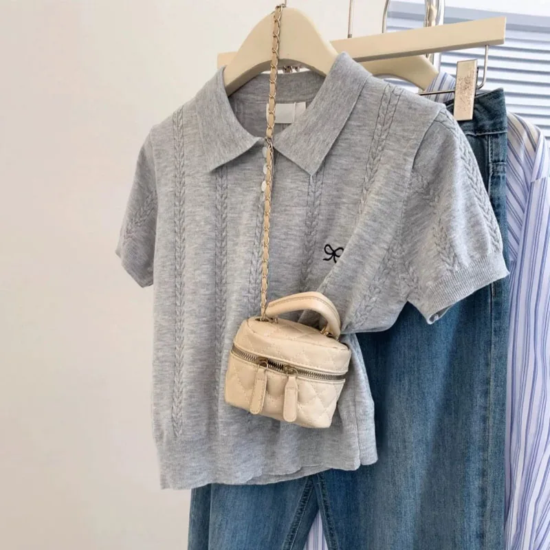 Вязаный свитер с коротким рукавом, женский пуловер, новинка, с отложным воротником и бантом, вязаный свитер-пуловер, женские топы, свитеры Q3046
Вязаный свитер с коротким рукавом, женский пуловер, новинка, с отложным воротником и бантом, вязаный свитер-пуловер, женские топы, свитеры Q3046