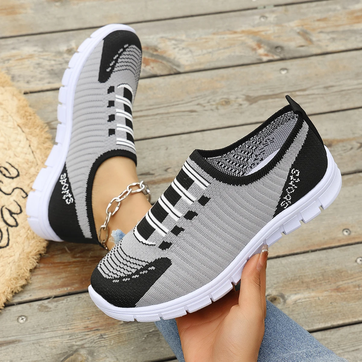 2025 New Cross-border Large Summer Hollowed-out Woven Women's Sports Casual Shoes Light Running Shoes White Shoes
2025 New Cross-border Large Summer Hollowed-out Woven Women's Sports Casual Shoes Light Running Shoes White Shoes