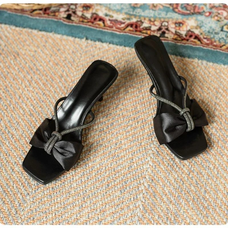 Women's High Heel Slippers Bow Tie Rhinestones Satin Material Shoes Women Sexy Dress Fashion Summer Models Sandalias De Mujer
Women's High Heel Slippers Bow Tie Rhinestones Satin Material Shoes Women Sexy Dress Fashion Summer Models Sandalias De Mujer