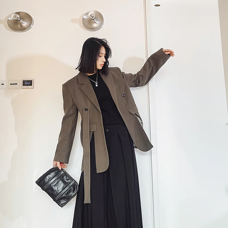 Women's Autumn Winter Loose Fit Suit Jacket Street Style Straight Leg Button Detail Belted Long Sleeve Thickened Color
Women's Autumn Winter Loose Fit Suit Jacket Street Style Straight Leg Button Detail Belted Long Sleeve Thickened Color