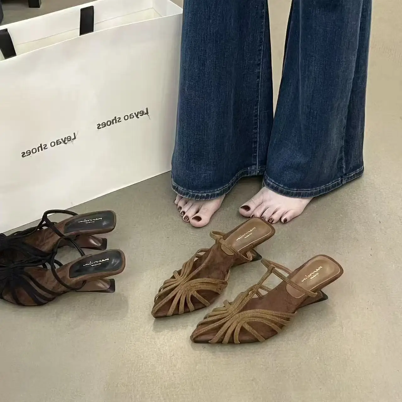 Women Retro Pointed Toe Mules Lace Up Ankle Strap Flat Sandals Summer Vintage Hollow Out Daily Casual Fashion Slide Shoe
Women Retro Pointed Toe Mules Lace Up Ankle Strap Flat Sandals Summer Vintage Hollow Out Daily Casual Fashion Slide Shoe