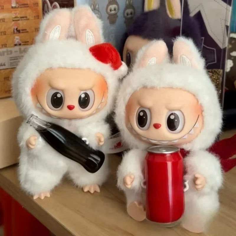 2025 New Arrival The Monsters Labubu Cola Series Replica Vinyl Face Doll Labubu Action Figure Keychain Pendant Birthday Gifts
2025 New Arrival The Monsters Labubu Cola Series Replica Vinyl Face Doll Labubu Action Figure Keychain Pendant Birthday Gifts 