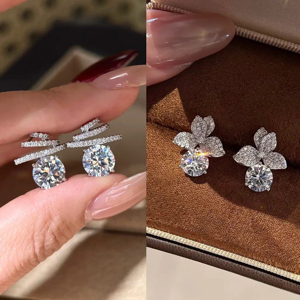 2 Carats Sparkling Diamonds Ladies' Chic 3 Leaves Clover Flower Stud Earrings for Women Girl White Gold Sterling Silver 925 Gift
2 Carats Sparkling Diamonds Ladies' Chic 3 Leaves Clover Flower Stud Earrings for Women Girl White Gold Sterling Silver 925 Gift