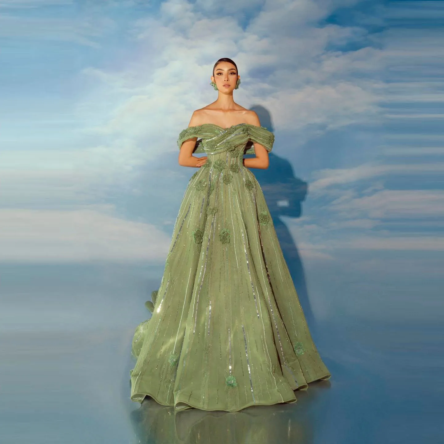 Elegant Off‑Shoulder Green A‑Line Evening Gown with Silver Sequin Stripes & Floral Embroidery – Party Dress, Wedding Gown Mesh
Elegant Off‑Shoulder Green A‑Line Evening Gown with Silver Sequin Stripes & Floral Embroidery – Party Dress, Wedding Gown Mesh