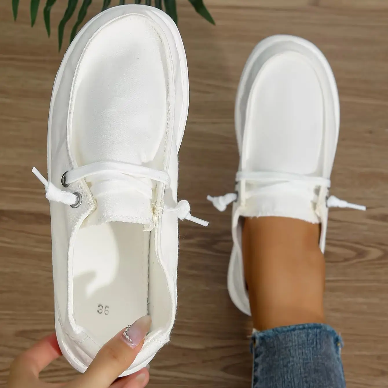 Женские белые кеды-мюли из канваса – универсальный дизайн, мягкая дышащая ткань, нескользящая подошва для повседневной носки
Женские белые кеды-мюли из канваса – универсальный дизайн, мягкая дышащая ткань, нескользящая подошва для повседневной носки