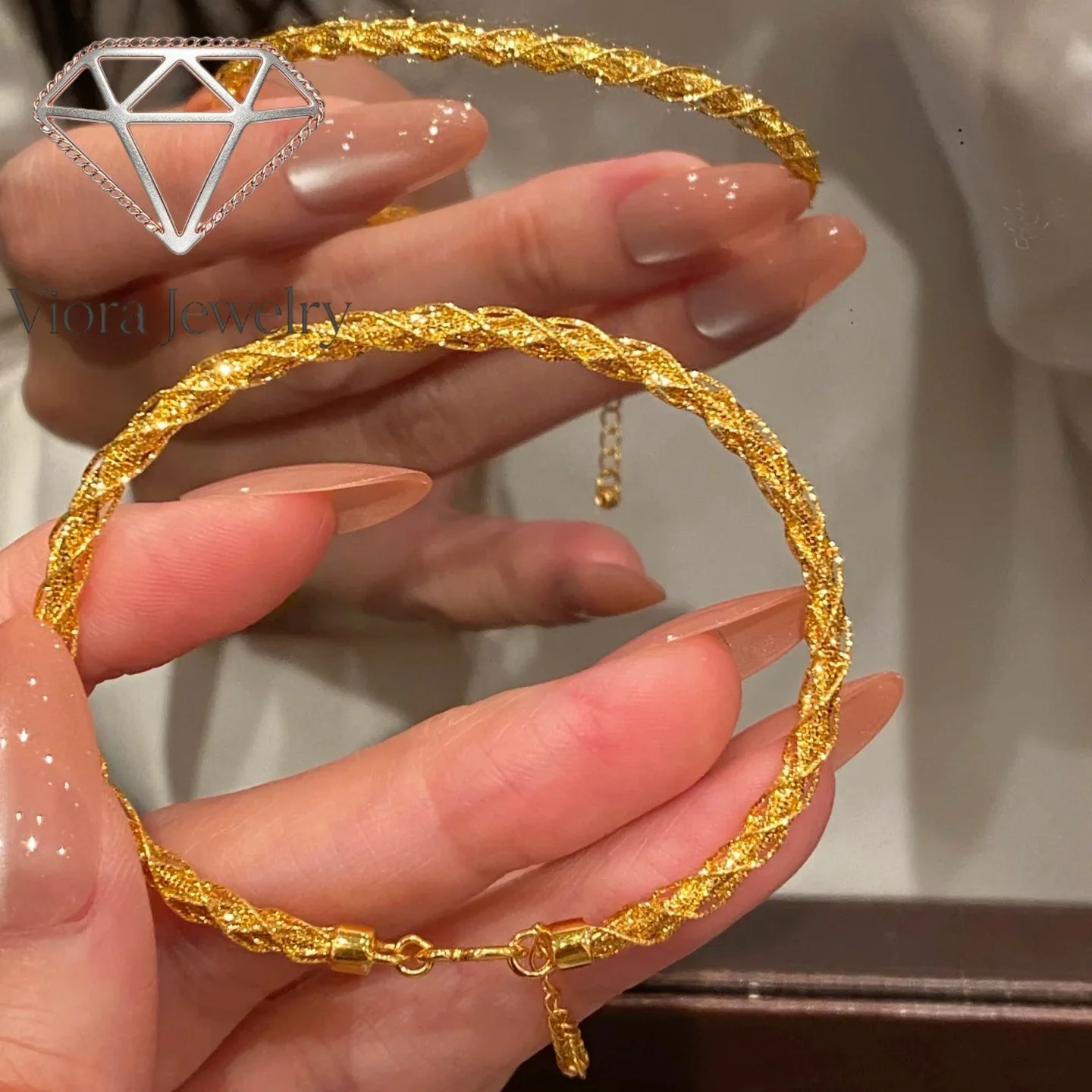 Viora Jewelry Xiaohongshu's 24K real gold flashing galaxy winding bracelet shining 9999 plain circle thin bracelet hand decorat
Viora Jewelry Xiaohongshu's 24K real gold flashing galaxy winding bracelet shining 9999 plain circle thin bracelet hand decorat