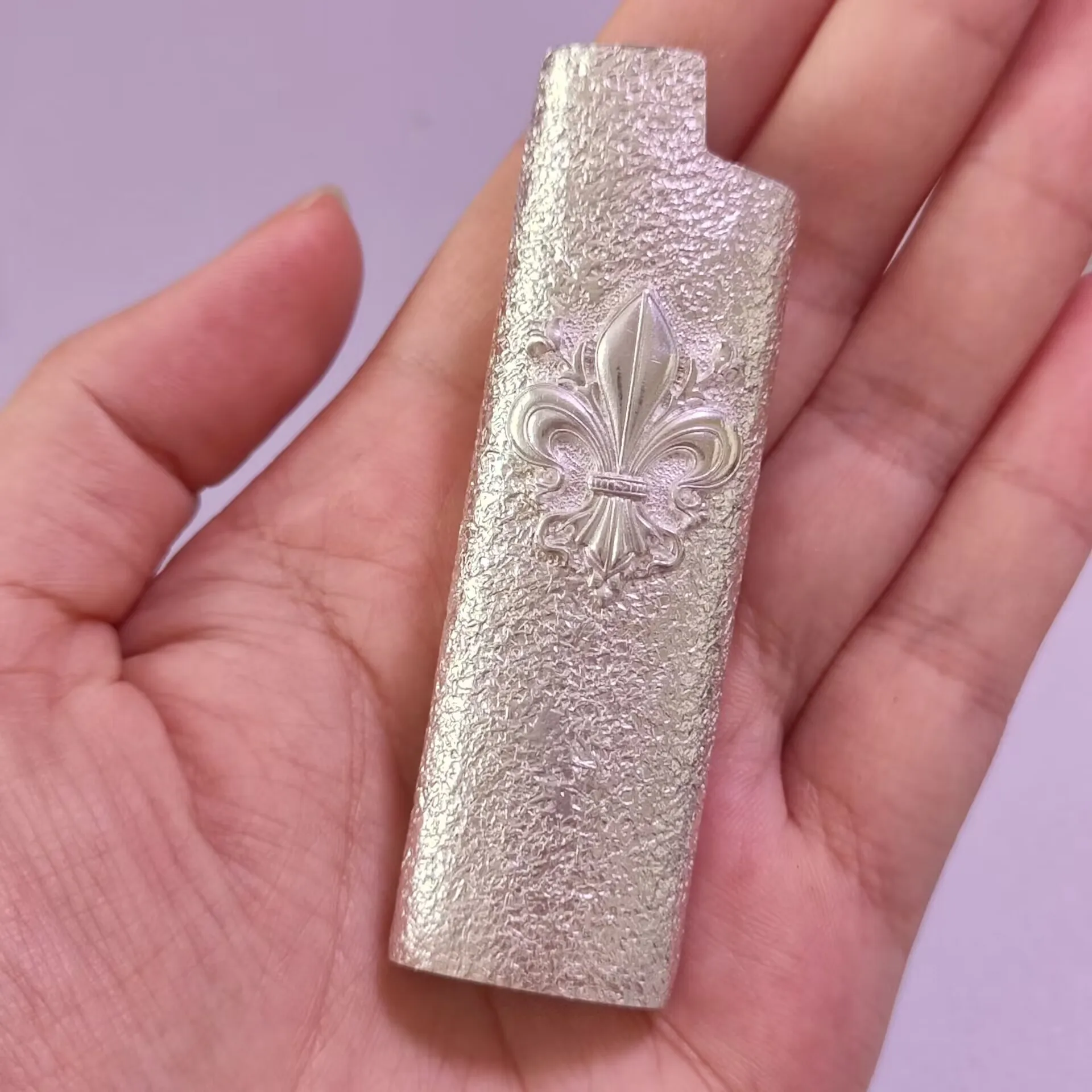 S990 Silver Handmade Lighter Case Cover Fits Bic J3/ J5 Lighter Case Cover Shell
S990 Silver Handmade Lighter Case Cover Fits Bic J3/ J5 Lighter Case Cover Shell